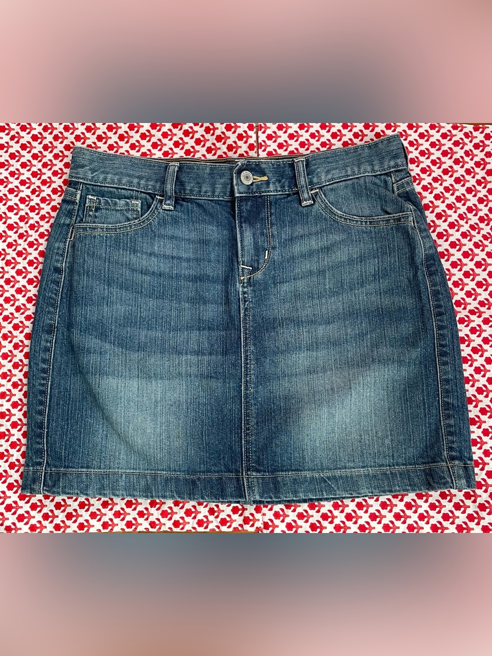 Old Navy Denim Jean Mini Skirt Five Pocket Classic Style 99% Cotton Size 4